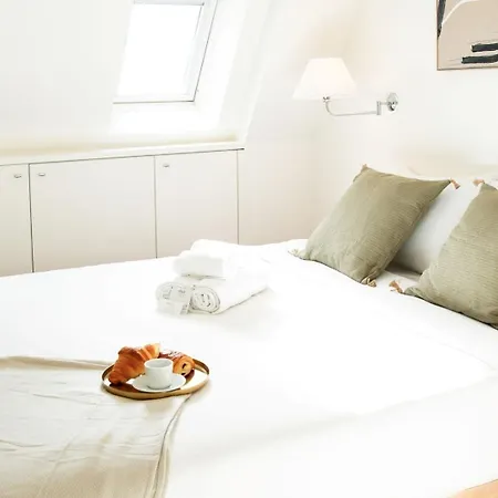 Stylish 1br - Walk To Eiffel Tower & Seine * Paris
